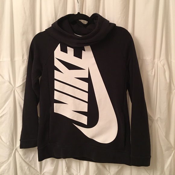 Nike Other - Boy’s Nike sweater size XL.